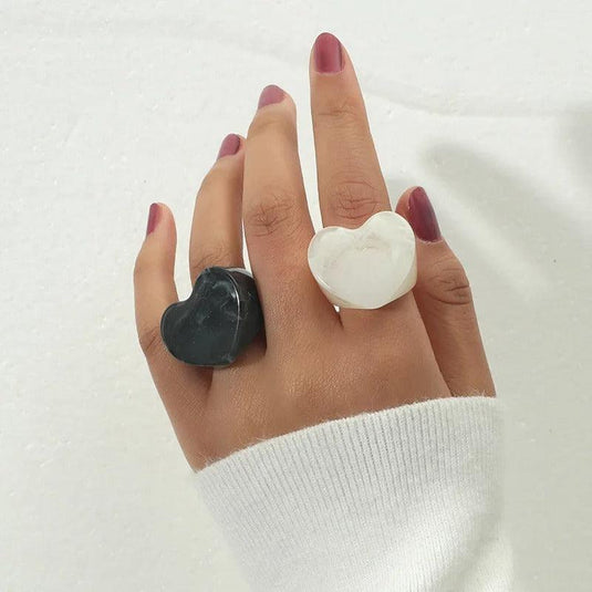 Magnolia Heart Resin Ring Set™